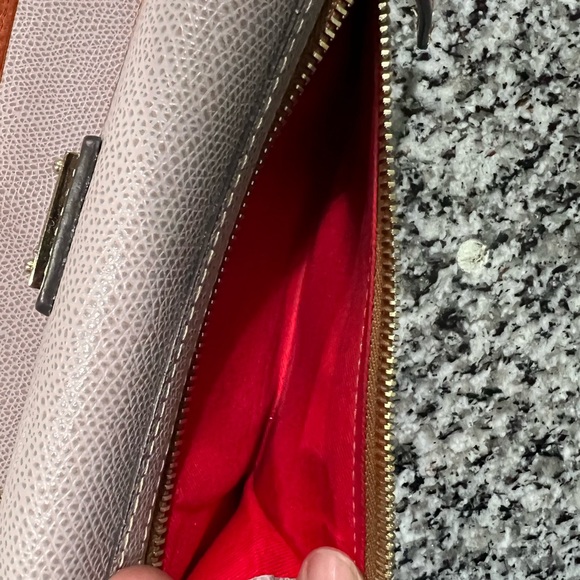 Dooney & Bourke Continental clutch EUC - Picture 5 of 5